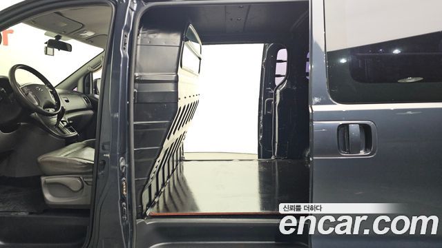 Hyundai Starex 2018 — photo 11