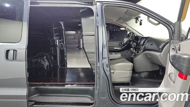 Hyundai Starex 2018 — photo 12