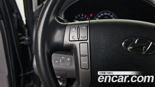 Hyundai Starex 2018 — photo 16