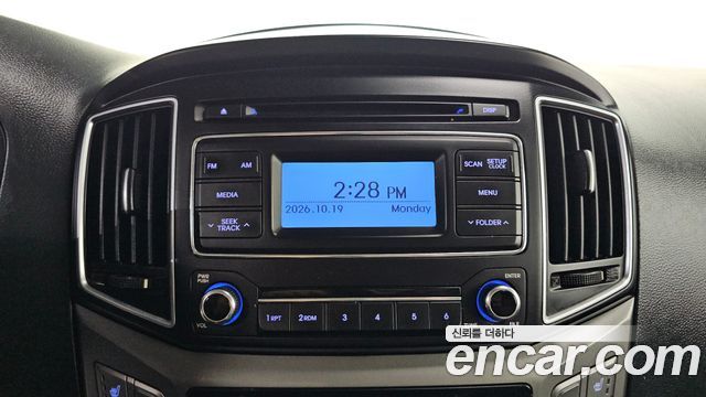 Hyundai Starex 2018 — photo 17