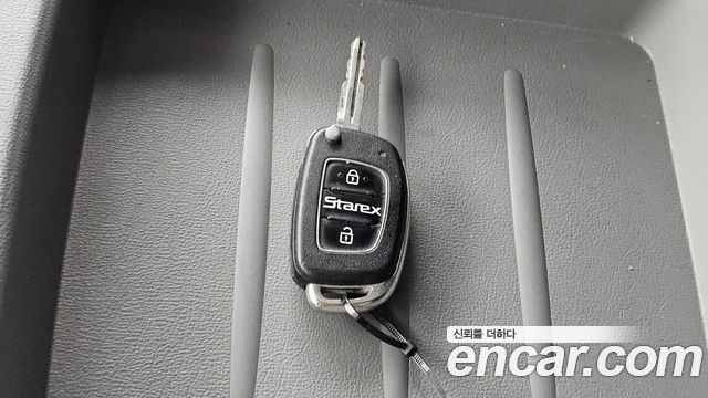 Hyundai Starex 2018 — photo 19