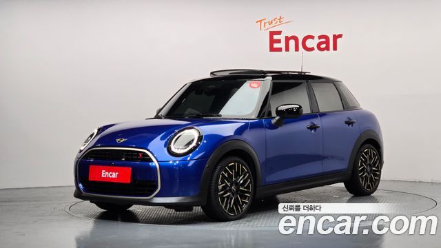 Mini Cooper 2025 — photo 1