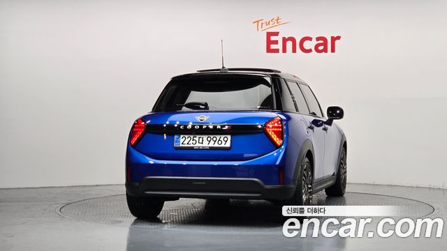 Mini Cooper 2025 — photo 4