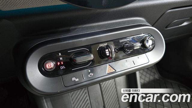 Mini Cooper 2025 — photo 9