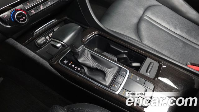 Kia K5 2016 — photo 9