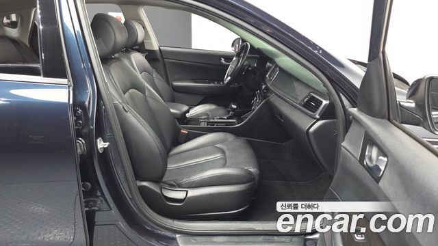 Kia K5 2016 — photo 11