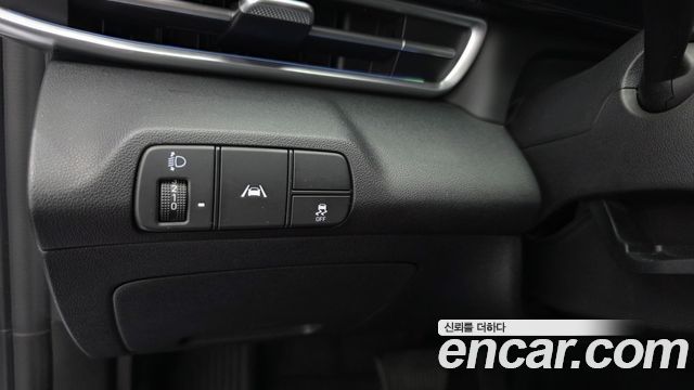 Hyundai AVANTE 2021 — photo 25