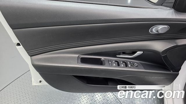 Hyundai AVANTE 2021 — photo 14