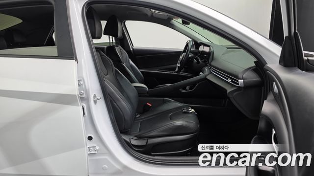 Hyundai AVANTE 2021 — photo 16