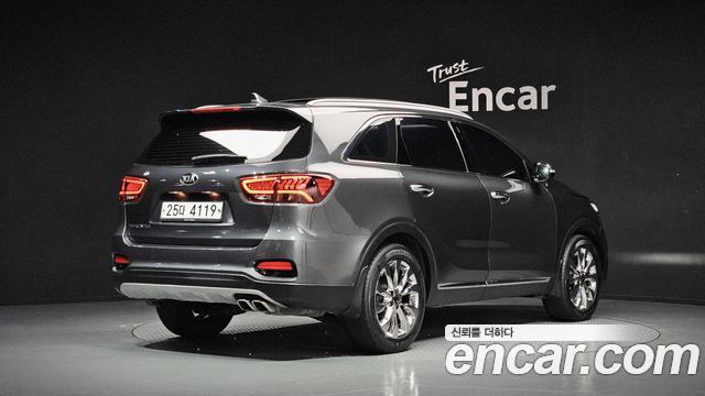 Kia Sorento 2018 — photo 2