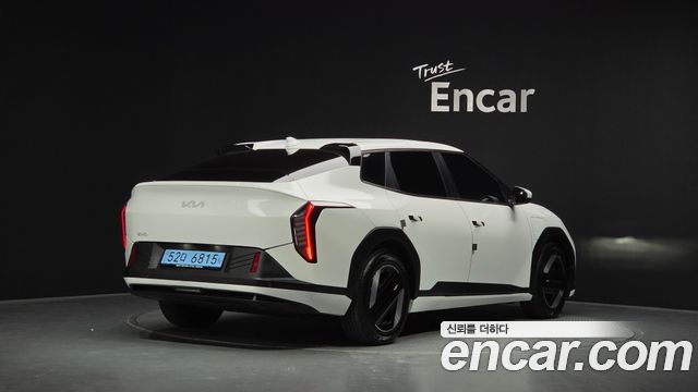 Kia EV4 2026 — photo 2