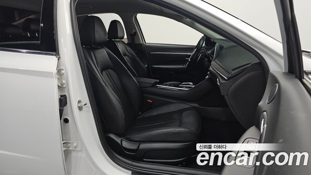 Hyundai Sonata 2022 — photo 13