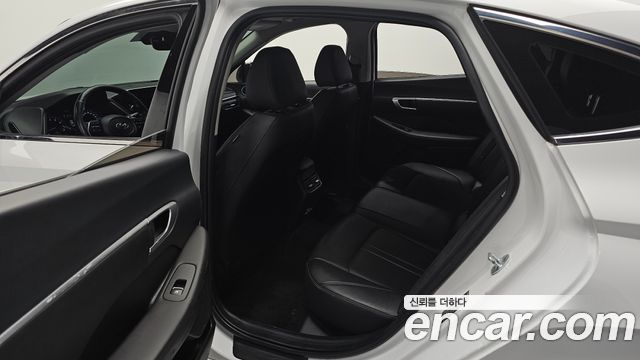 Hyundai Sonata 2022 — photo 18