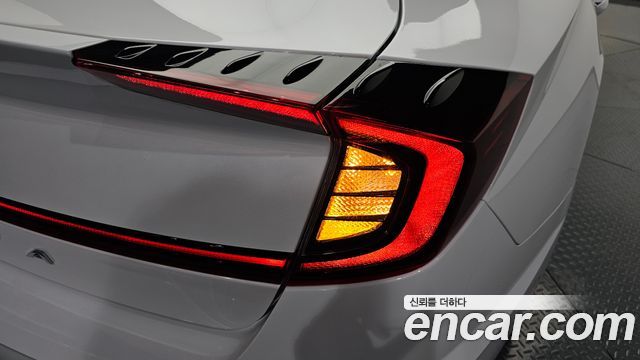 Hyundai Sonata 2022 — photo 9