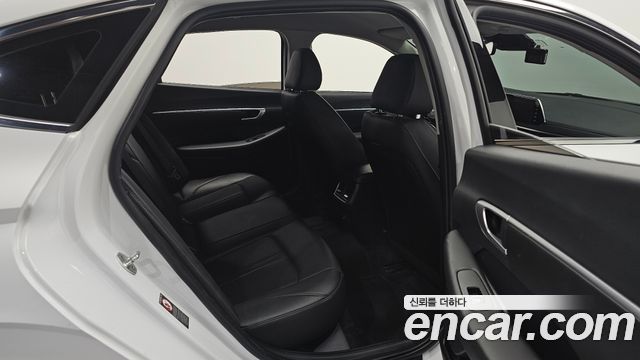 Hyundai Sonata 2022 — photo 16