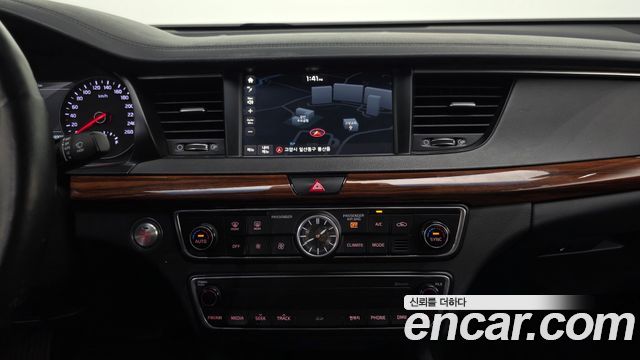 Kia K7 2017 — photo 20