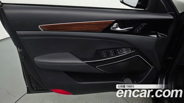 Kia K7 2017 — photo 14