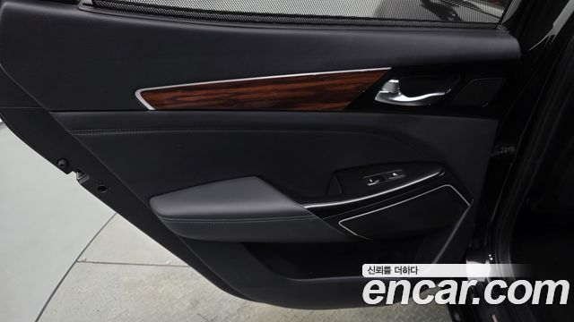 Kia K7 2017 — photo 15