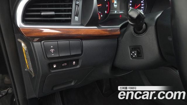 Kia K7 2017 — photo 28