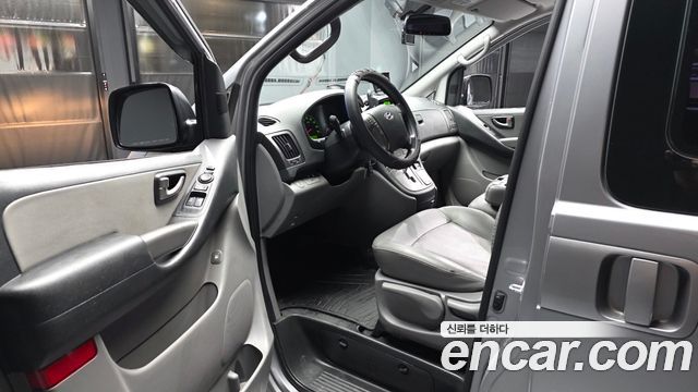 Hyundai Starex 2014 — photo 13