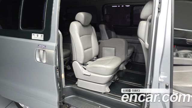 Hyundai Starex 2014 — photo 18