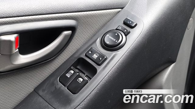 Hyundai Starex 2014 — photo 28
