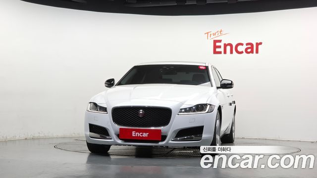 Jaguar XF 2017 — photo 3
