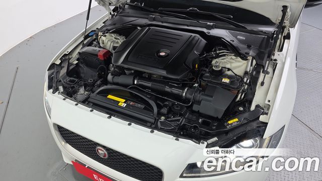 Jaguar XF 2017 — photo 6