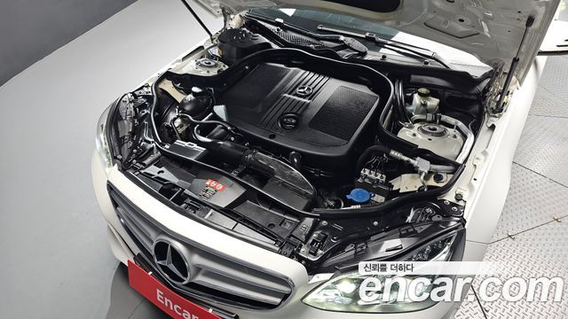 Mercedes-Benz E-Class 2016 — photo 6