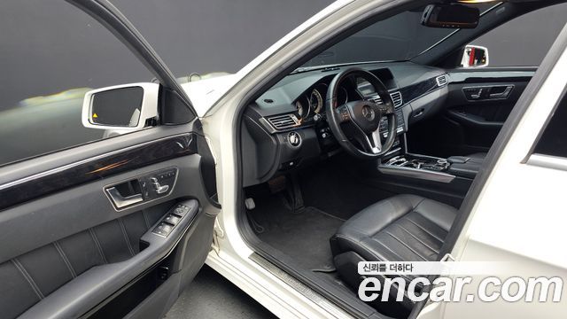 Mercedes-Benz E-Class 2016 — photo 10
