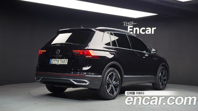 Volkswagen Tiguan 2021 — photo 2
