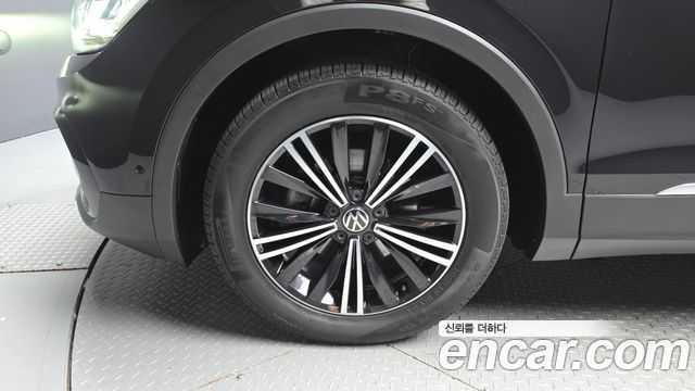Volkswagen Tiguan 2021 — photo 5