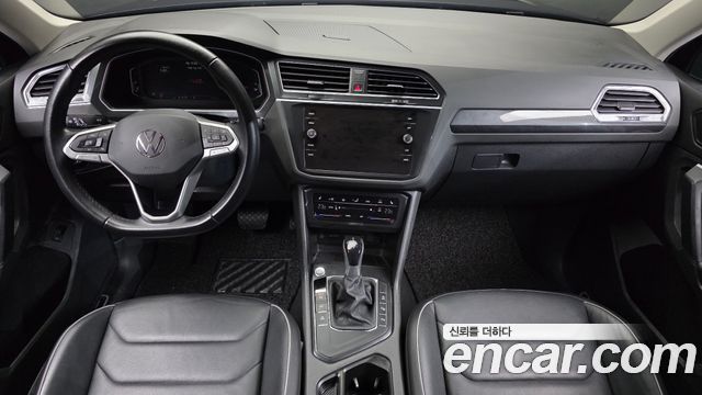 Volkswagen Tiguan 2021 — photo 10