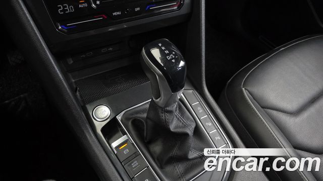 Volkswagen Tiguan 2021 — photo 12