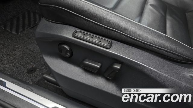Volkswagen Tiguan 2021 — photo 24
