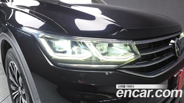 Volkswagen Tiguan 2021 — photo 8