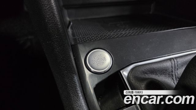 Volkswagen Tiguan 2021 — photo 29