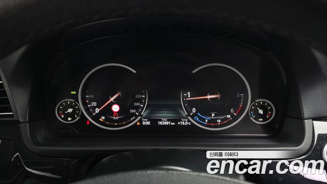 BMW 5-Series 2016 — photo 8