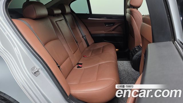BMW 5-Series 2016 — photo 12
