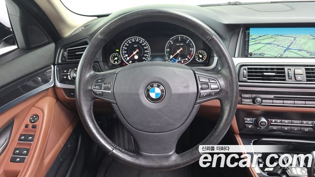 BMW 5-Series 2016 — photo 13