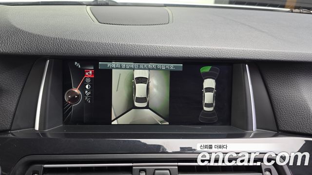 BMW 5-Series 2016 — photo 16
