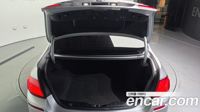 BMW 5-Series 2016 — photo 20