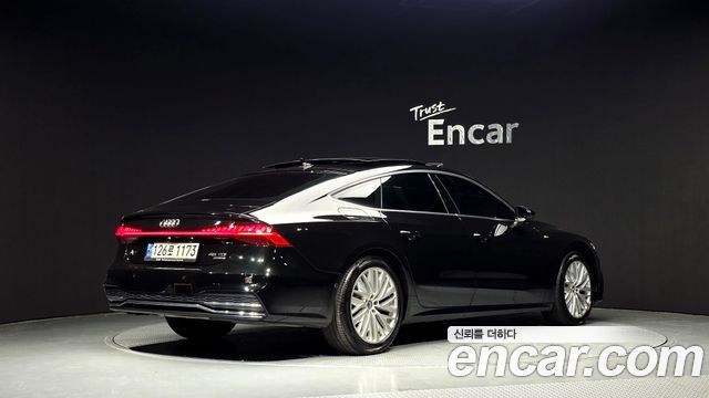 Audi A7 2021 — photo 2