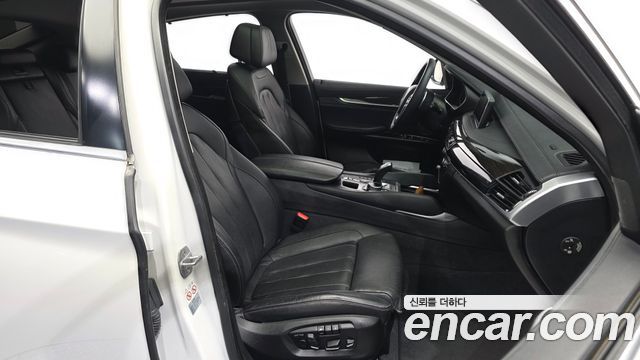 BMW X6 2019 — photo 17