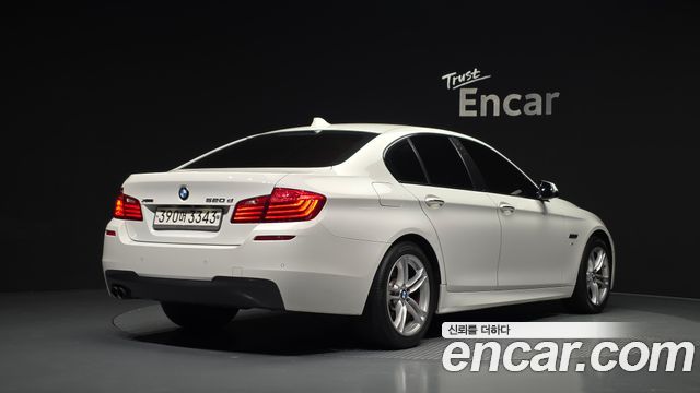 BMW 5-Series 2016 — photo 2