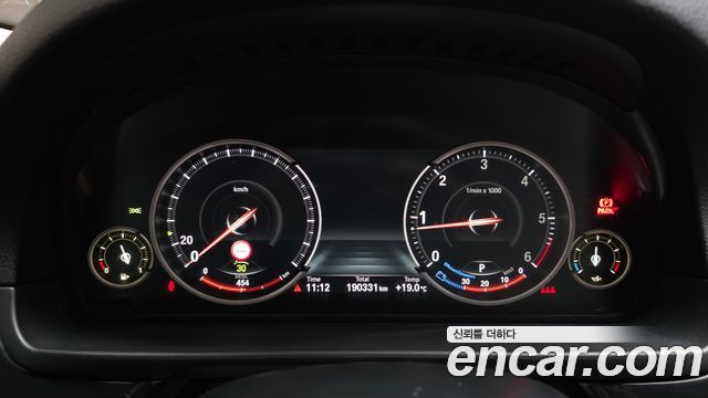 BMW 5-Series 2016 — photo 8