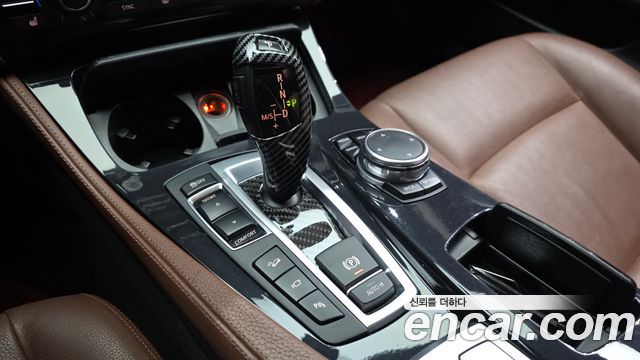 BMW 5-Series 2016 — photo 9
