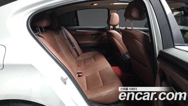 BMW 5-Series 2016 — photo 12