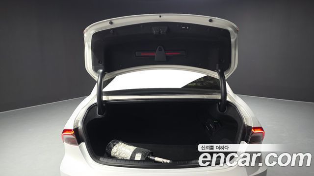 Hyundai Grandeur 2023 — photo 26