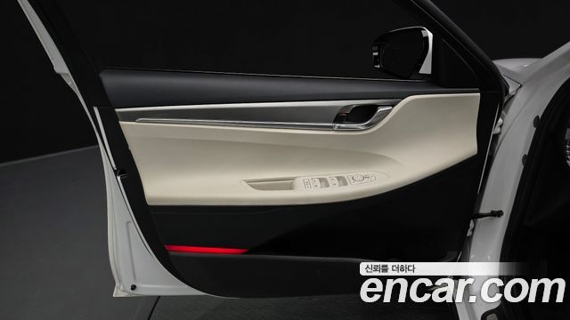 Hyundai Grandeur 2023 — photo 14